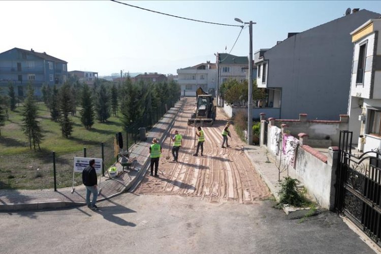 Bursa İnegöl’de yol kaplama çalışmalarında sona doğru