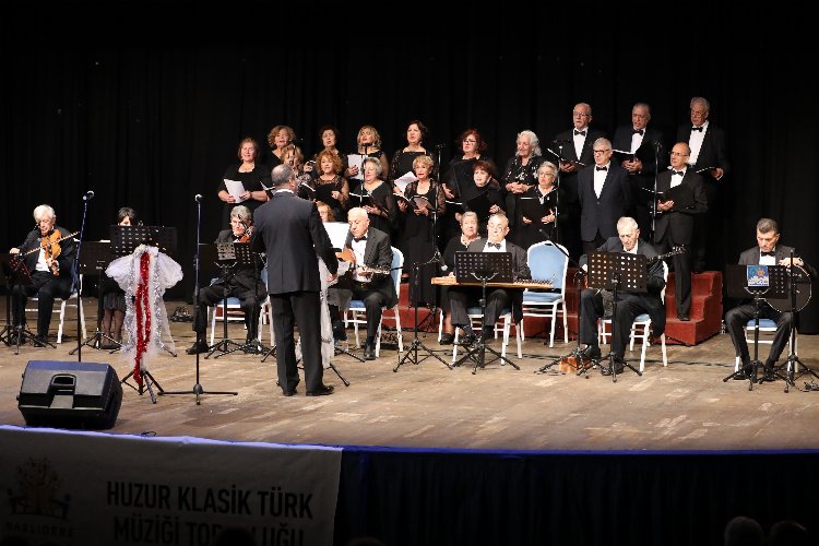 İzmir Narlıdere’de keyifli konser