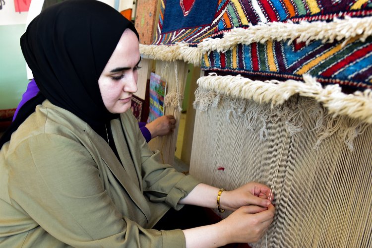 Malatya’da ‘halı dokuma’ ilgisi