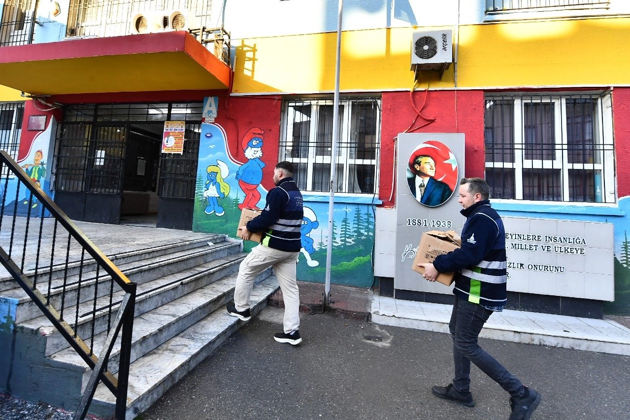 İzmir’den okullara hijyen seti desteği… 2025’te de sürecek