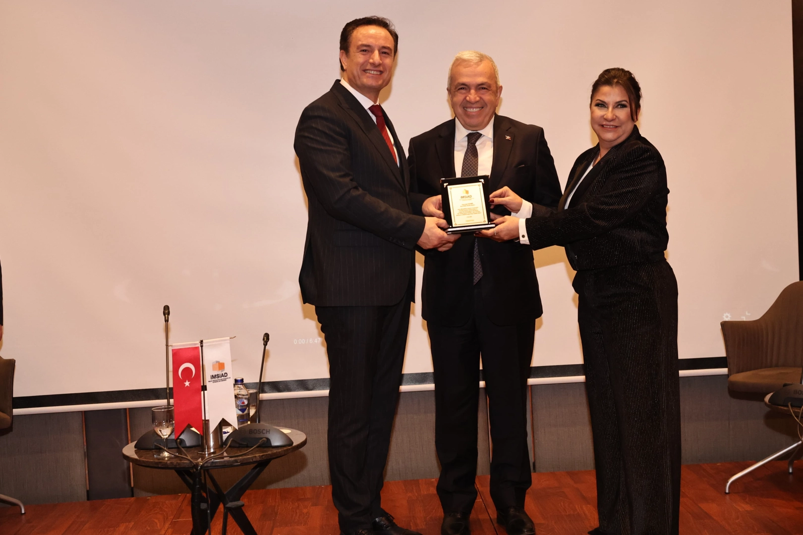 Şadi Özdemir: ”Kentsel dönüşümde belediyeler sürecin merkezinde olmalı”