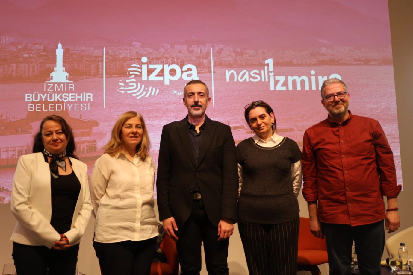 ‘Nasıl bir İzmir’ serisinde son panel