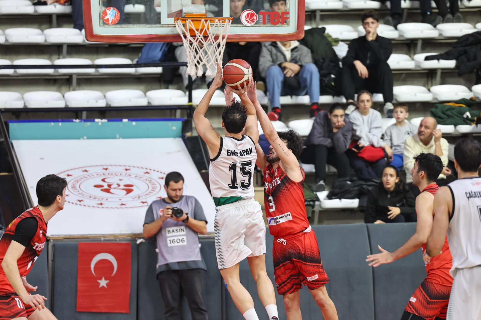 Sakarya’nın dev adamları Beylikdüzü’nü evinde ağırlıyor