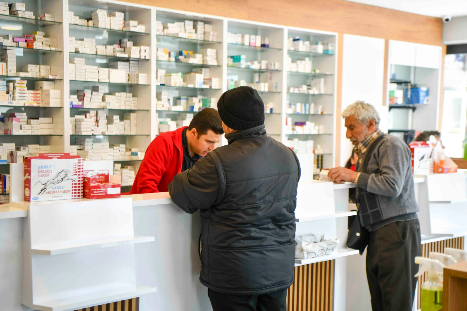 Ankara ‘sağlığa el’ verdi! Vatandaşın 2,2 milyon TL’lik eczane borcu ödendi