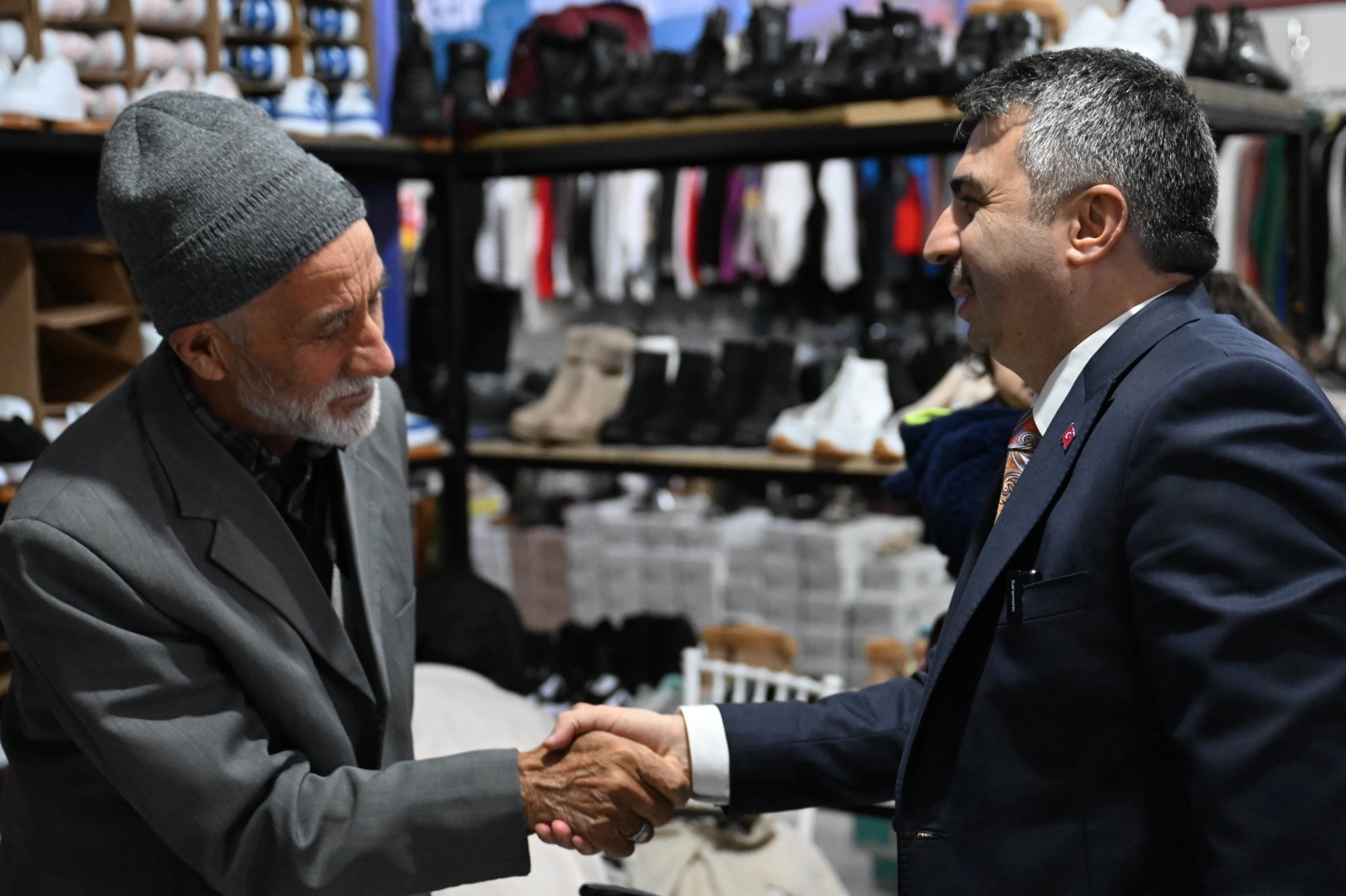 Bursa’da Yıldırım Belediyesi 10 bin ilçe sakinine bayramlık hediye etti