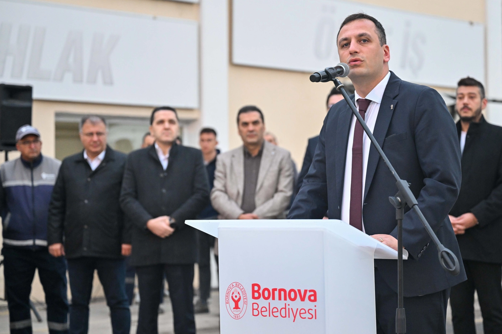 İzmir Bornova’da Başkan Ömer Eşki işçilerle bayramlaştı