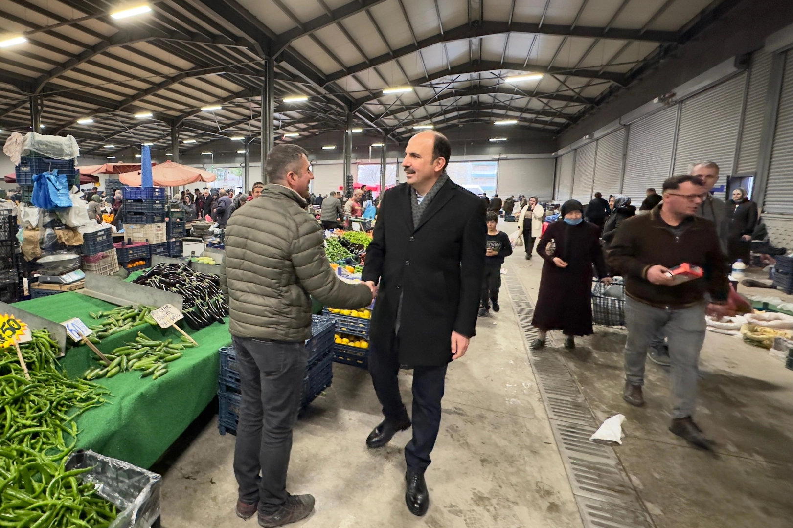 Konya’da Büyük Sinan Semt Pazarı’na Başkan Altay’dan ziyaret