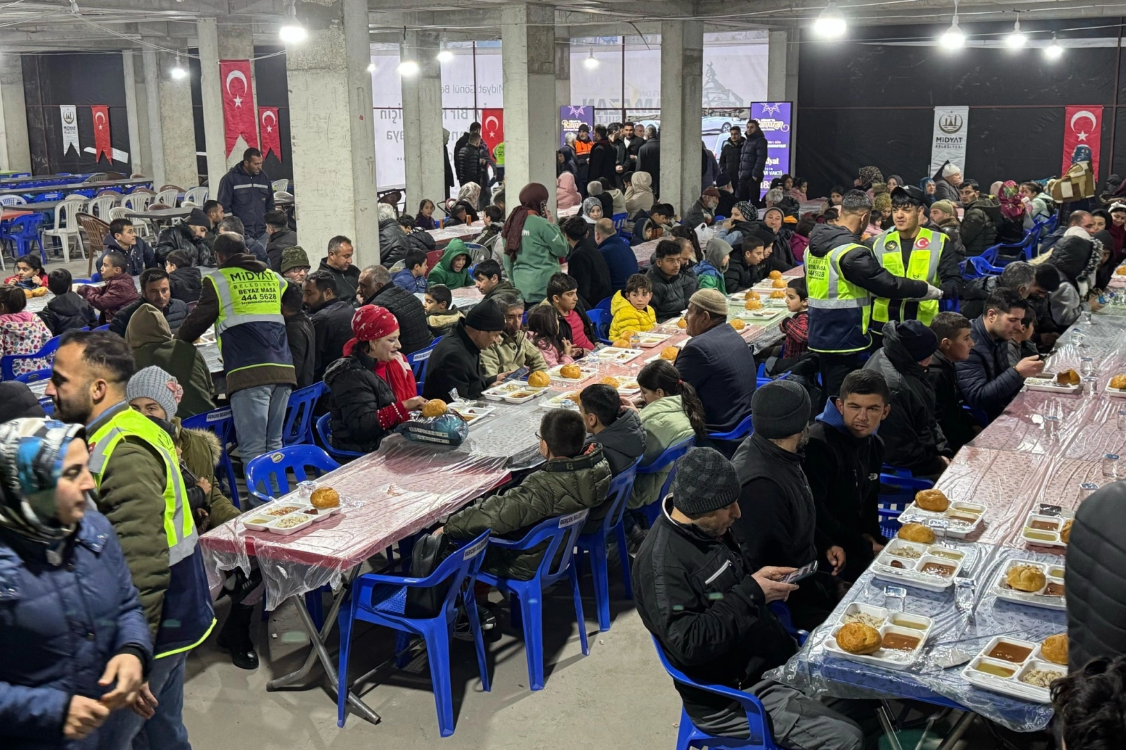 Mardin’de Ramazan bereketi iftar sofrasında paylaşıldı