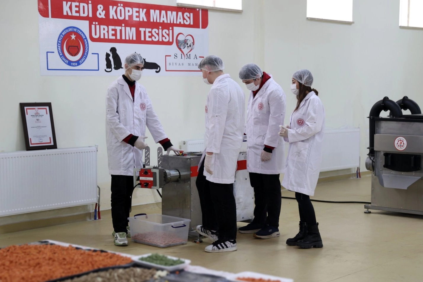 Sivas’ta lise öğrencileri tesisi kurdu… Taleplere yetişemiyor!