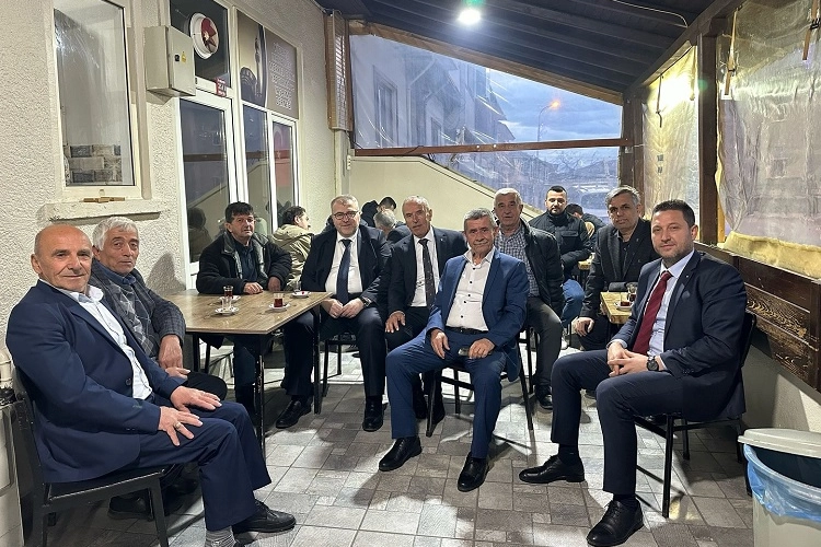 AK Parti Pazaryeri’nde bayram coşkusu