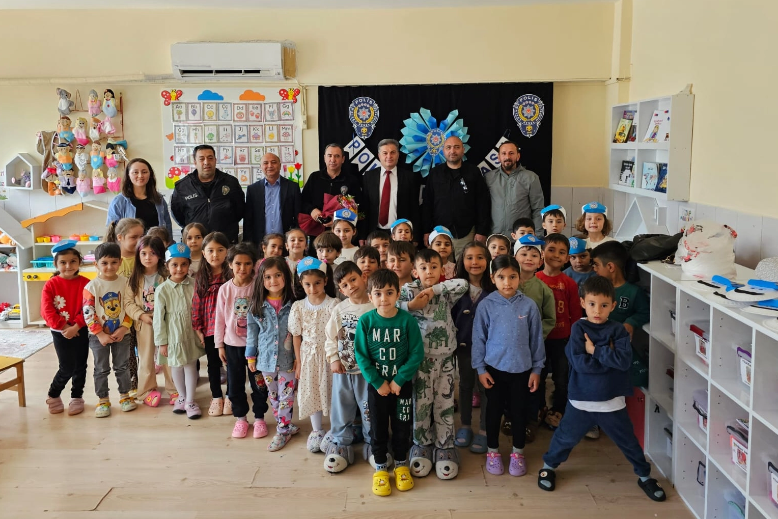 Antalya Kumluca’da anlamlı polis günü sürprizi