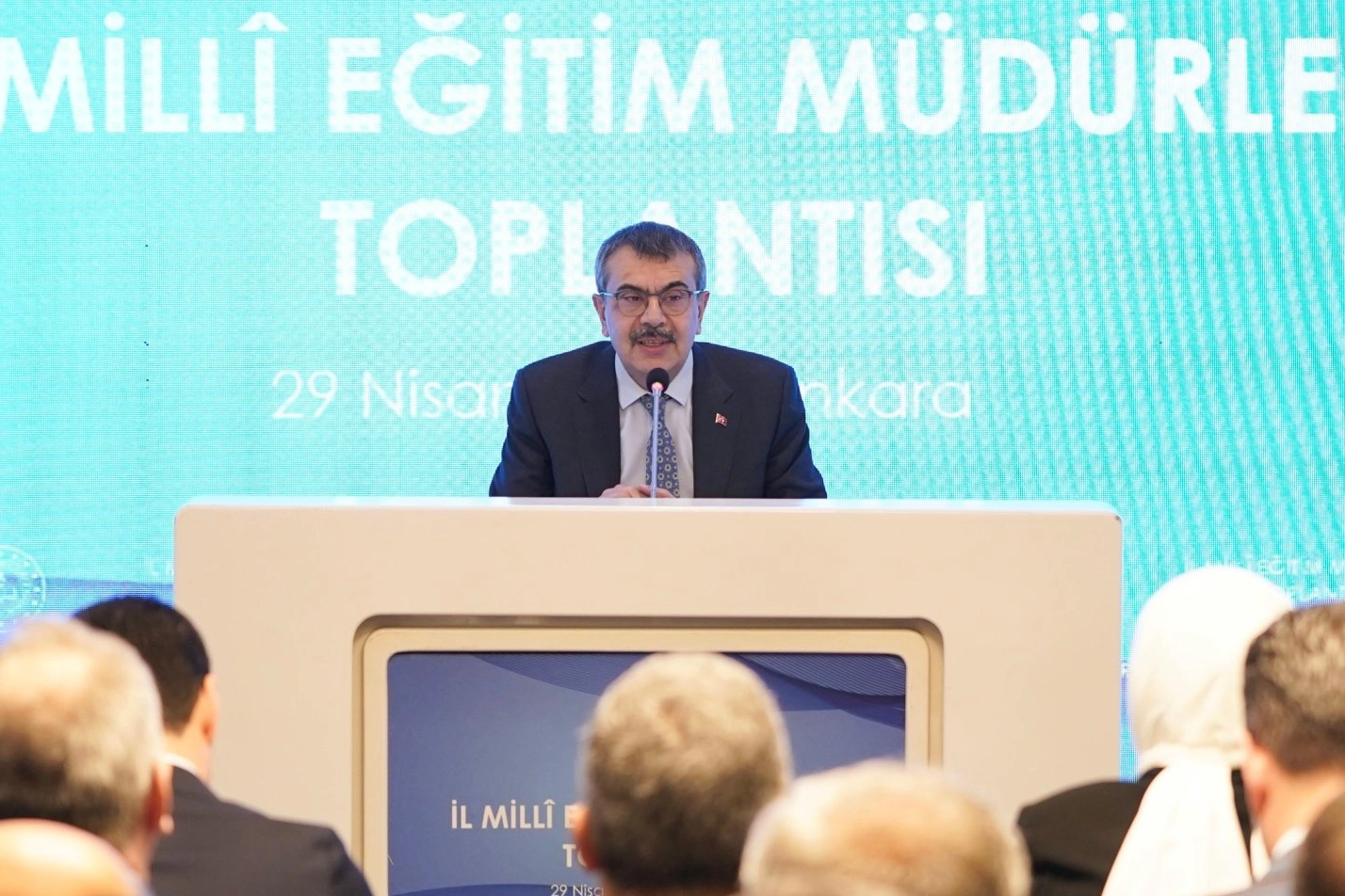 Bakan Tekin 81 ilin müdürleriyle istişare etti