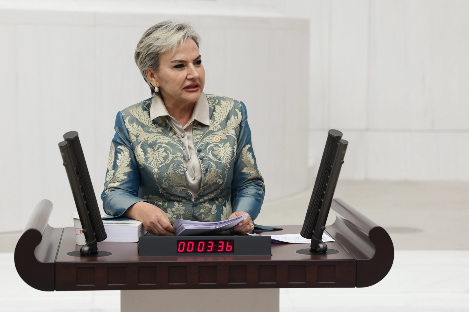 CHP’li Özdemir’den Bakan Memişoğlu’na ‘medikal estetik’ soruları