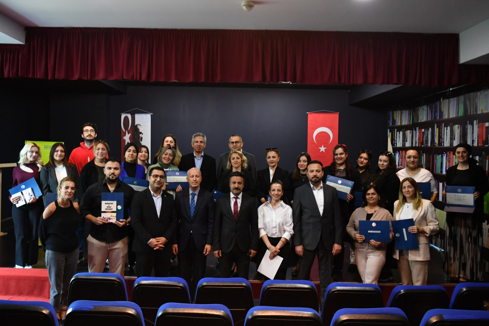 İstanbul Beylikdüzü’nde ‘uygulamalı muhasebe’ ilk mezunlarını verdi