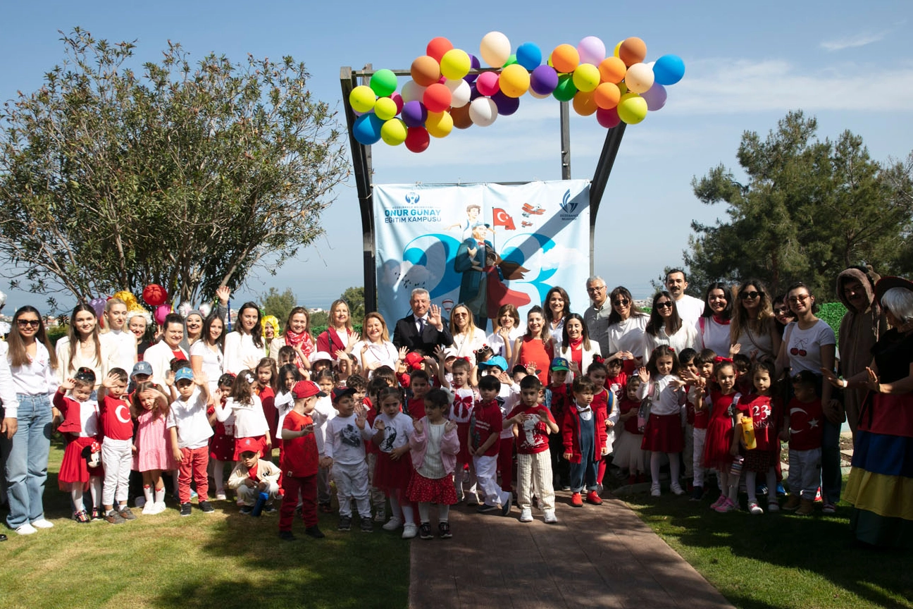 İzmir Güzelbahçe’de 23 Nisan coşkusu