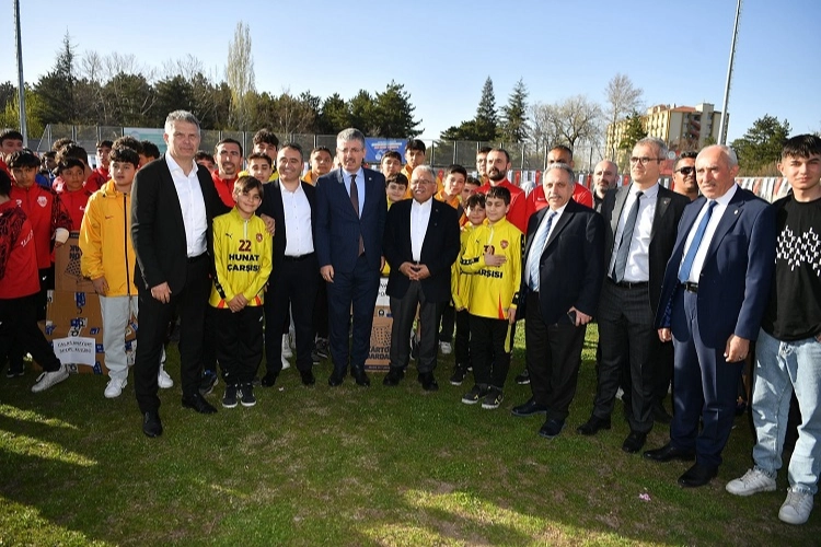Kayseri Büyükşehir’den amatör spora 3 milyon liralık destek