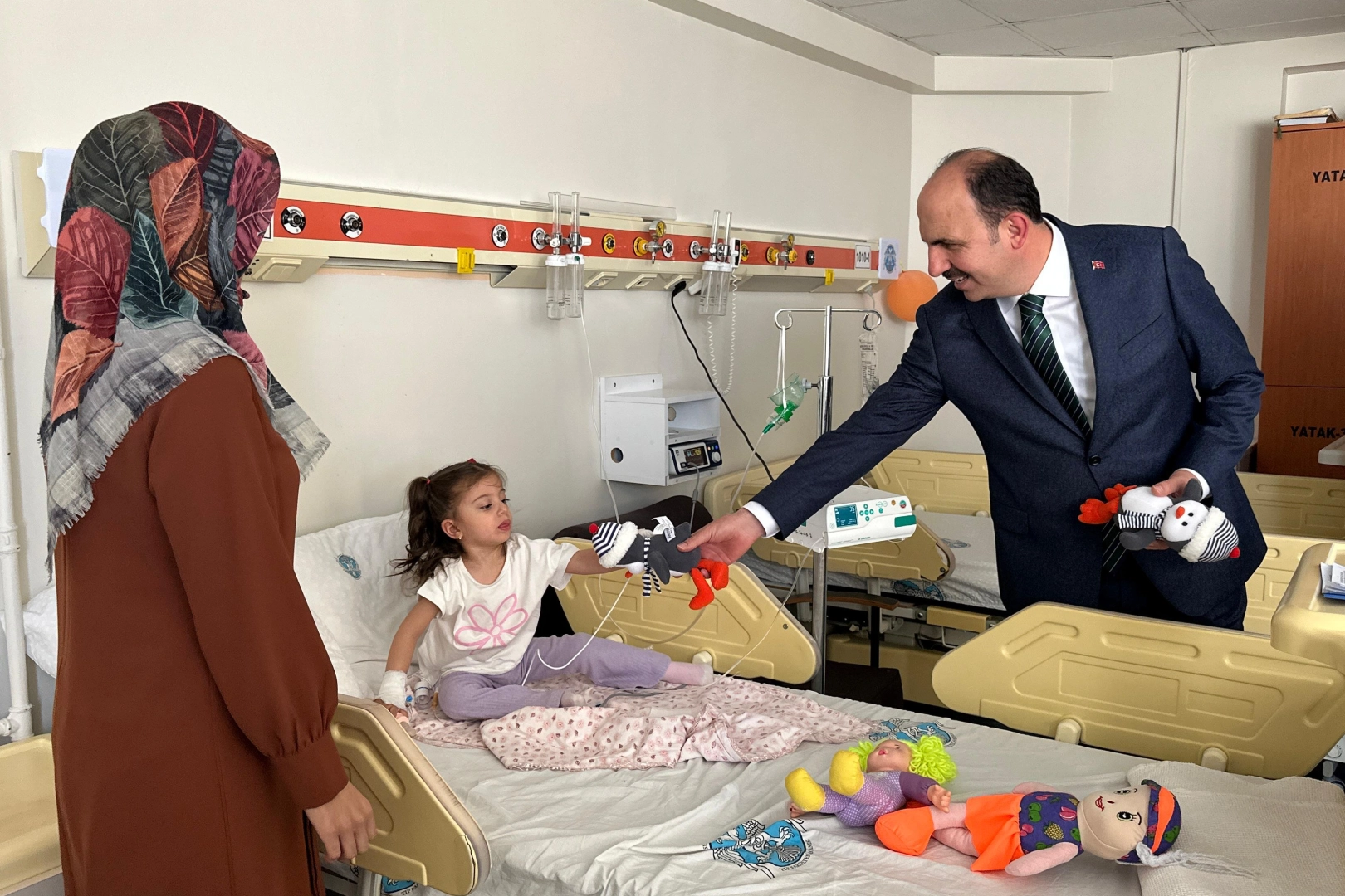 Konya’da Başka Altay’dan hasta ziyareti