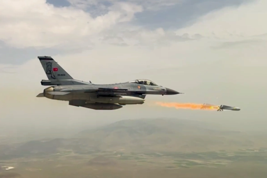 181. Filo’dan tam isabet… İlk kez eş zamanlı Maverick Füzesi atışı