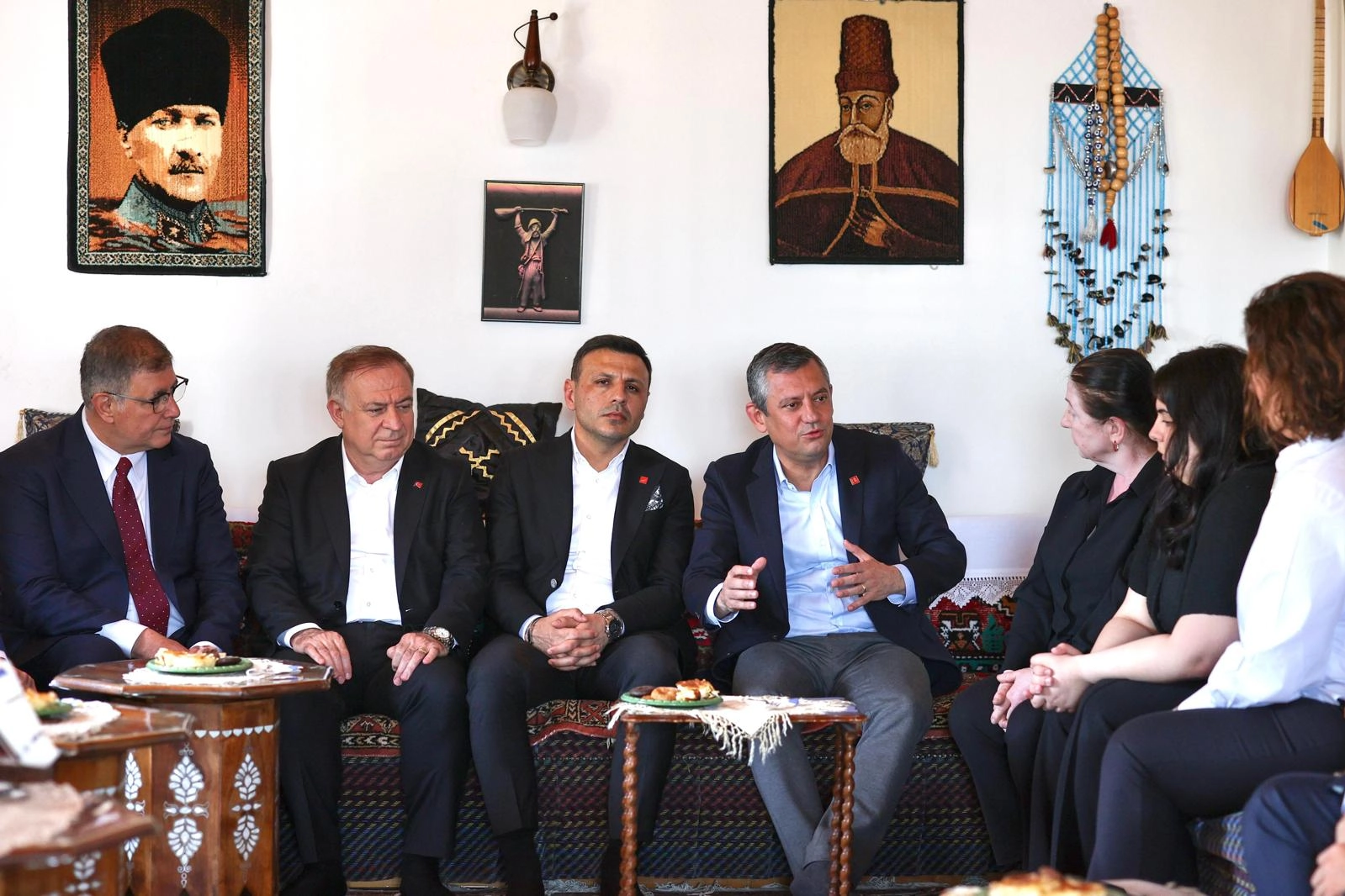 Başkan Tugay, İstanbul’da Özgür Özel’le buluştu