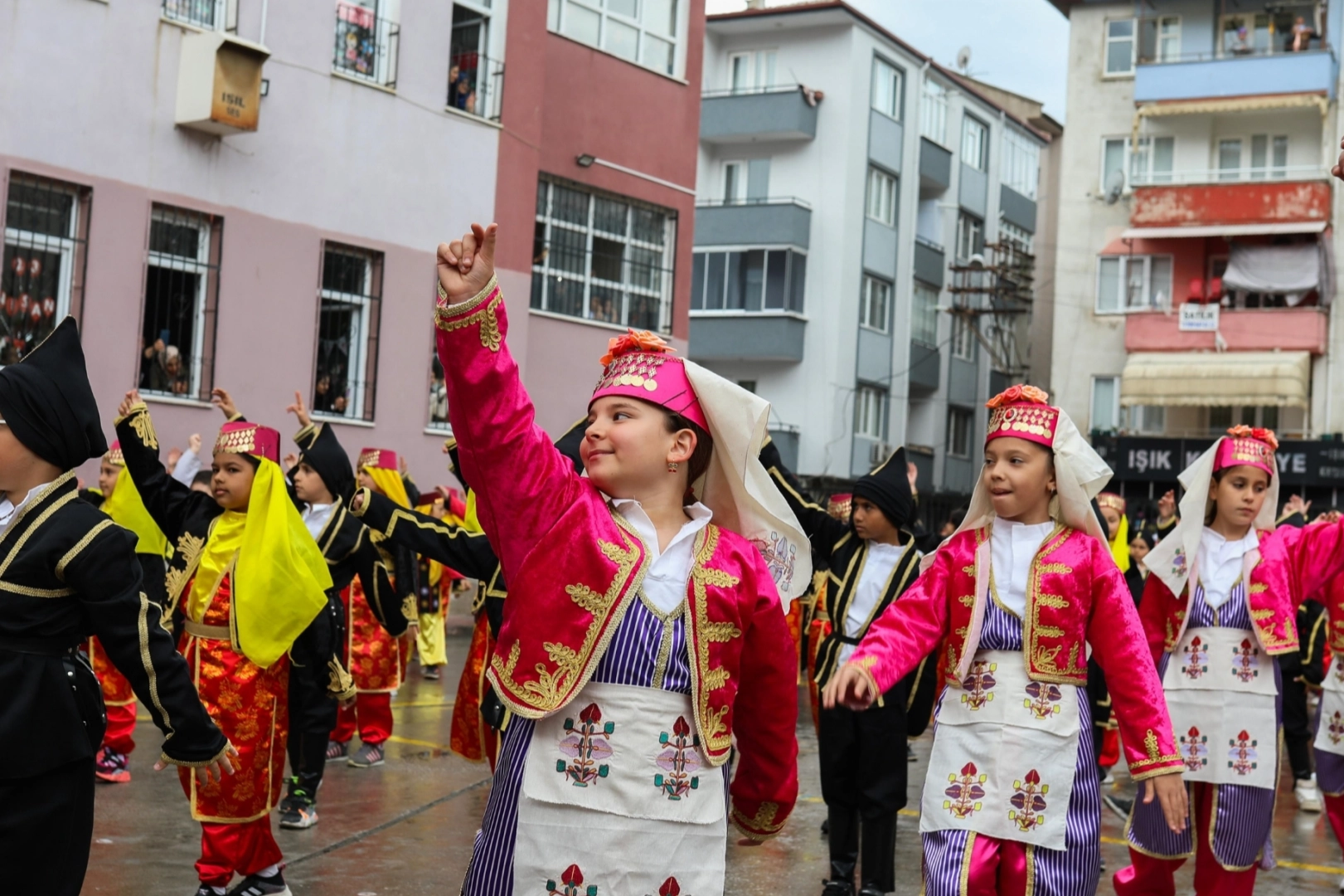 Bursa Gemlik’te 1470 öğrenci sanatla buluşuyor