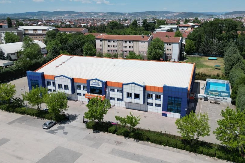 Bursa İnegöl’den gençlere destek