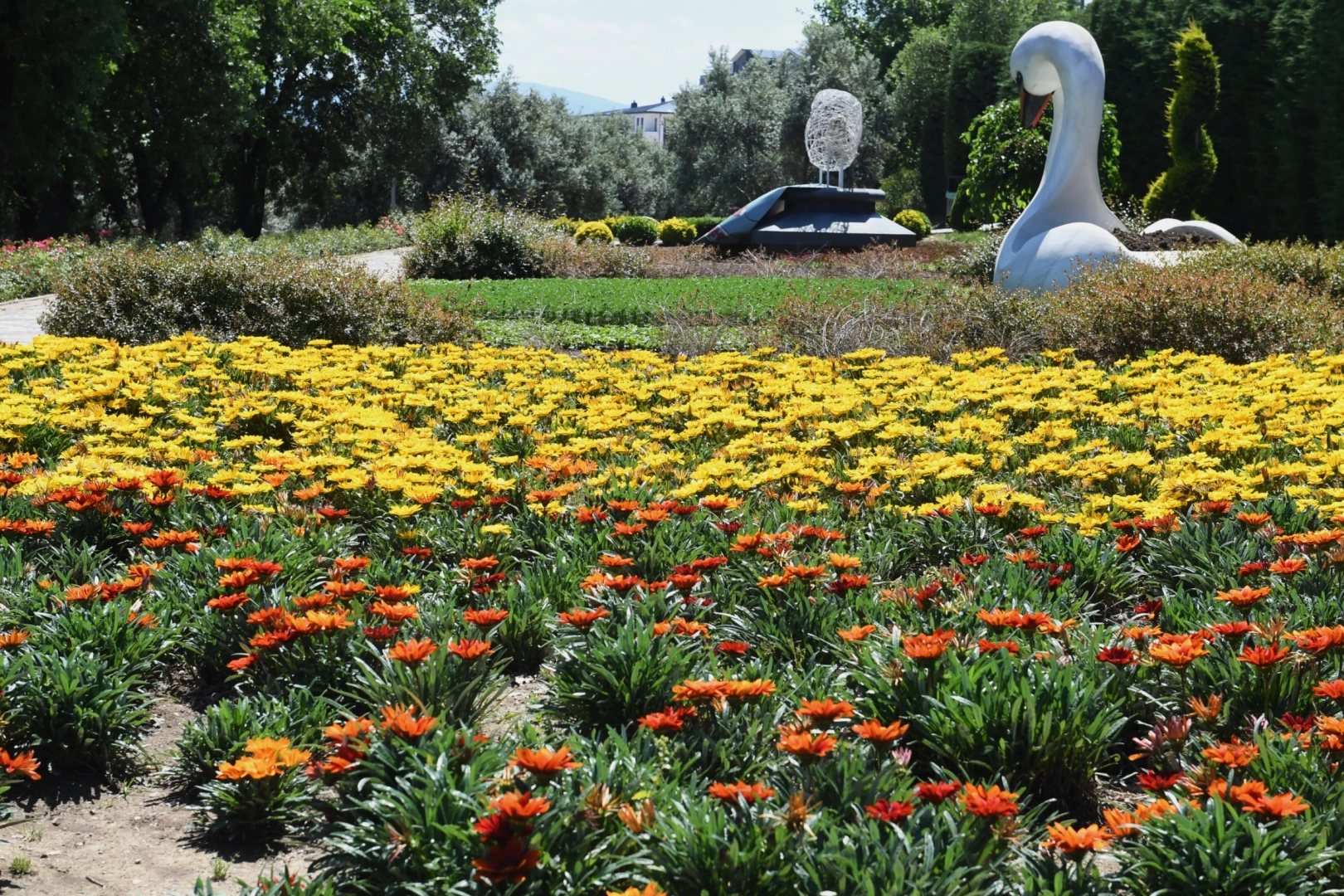 Bursa Osmangazi’nin her yeri çiçek kokuyor