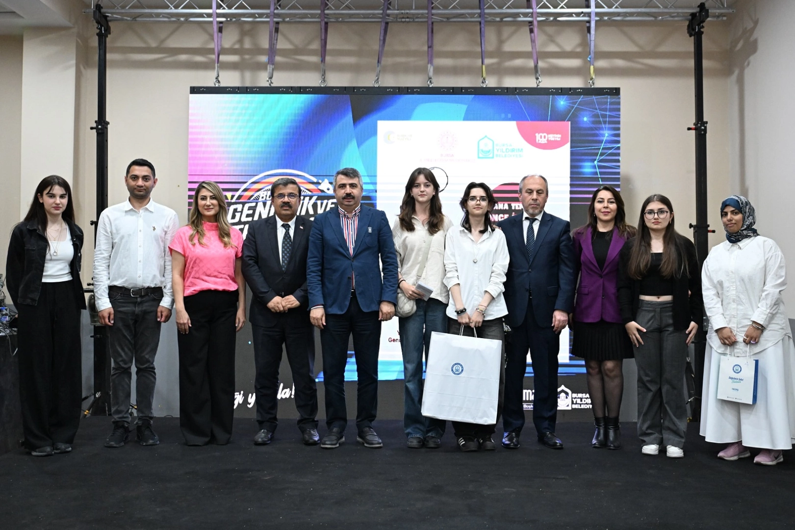 Bursalı gençler Yıldırım’da ‘bayram’ etti