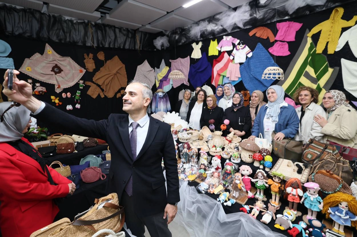 Çayırova’da el emeği, göz nuru eserler görücüye çıktı