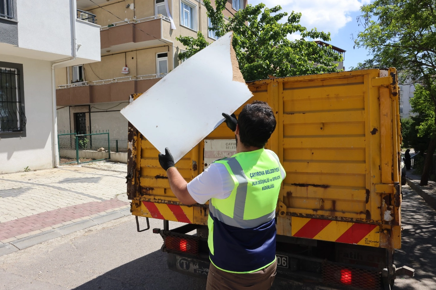 Çayırova’da kaba atıklar geri dönüşüme kazandırılıyor