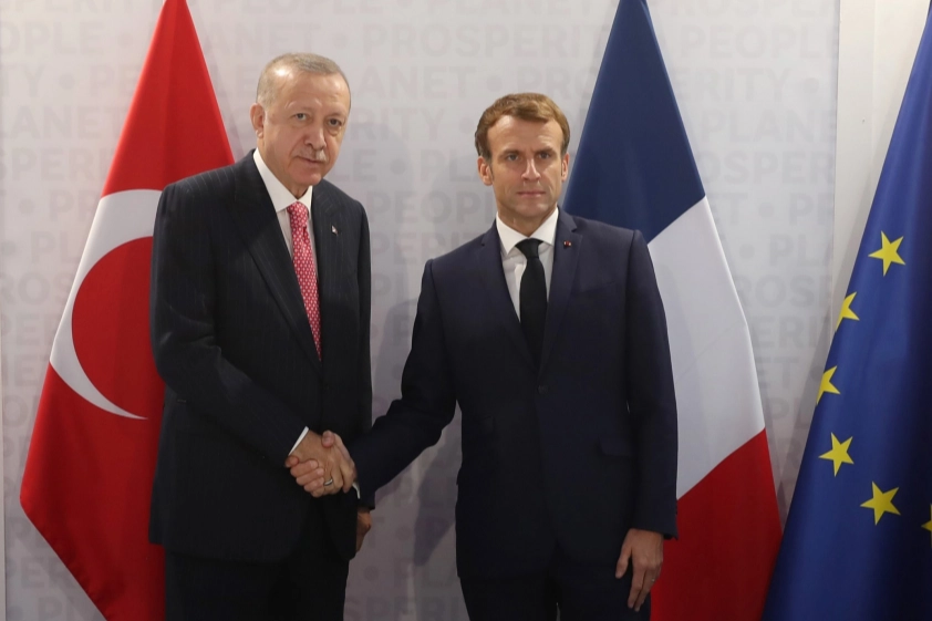 Erdoğan, Macron’la görüştü
