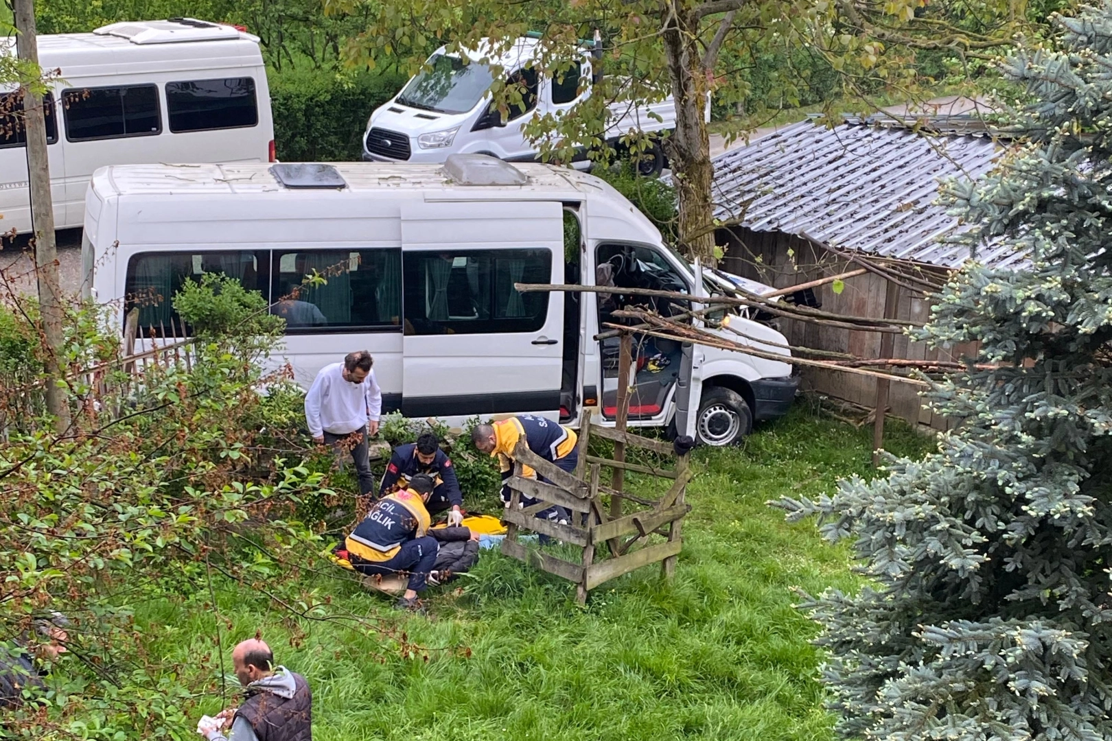 İşçi bayramında işçi servisi kaza yaptı : 8 yaralı