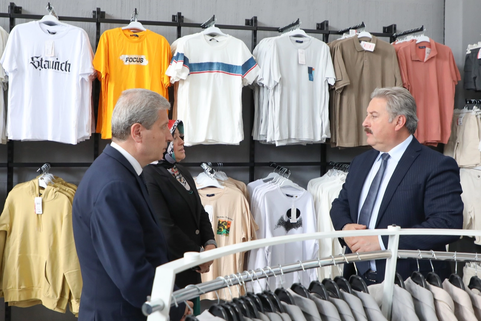 Kayseri Melikgazi’de Kıyafet Evi yüzleri güldürüyor