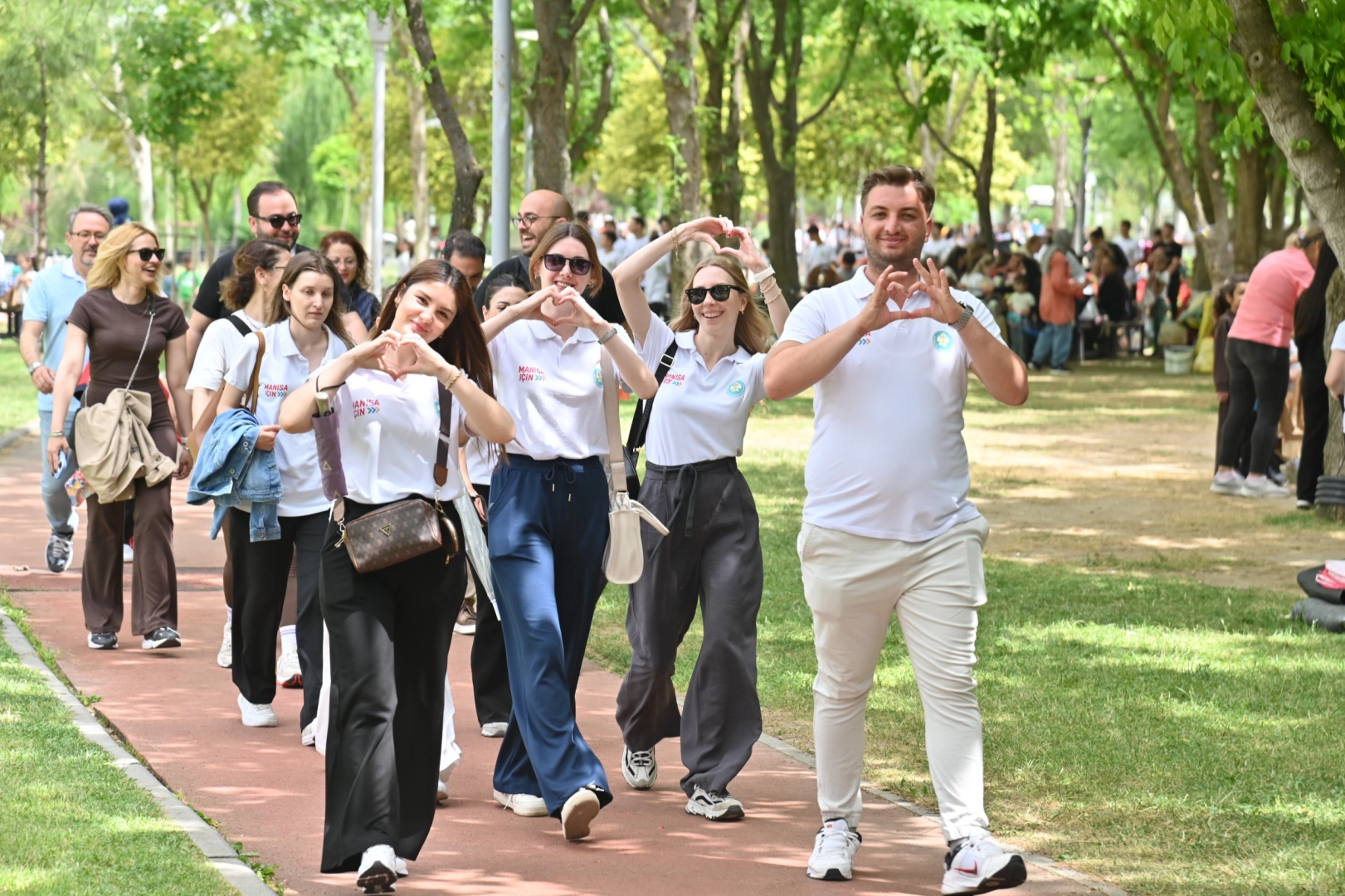 Manisa’da adım adım sağlıklı yürüyüş