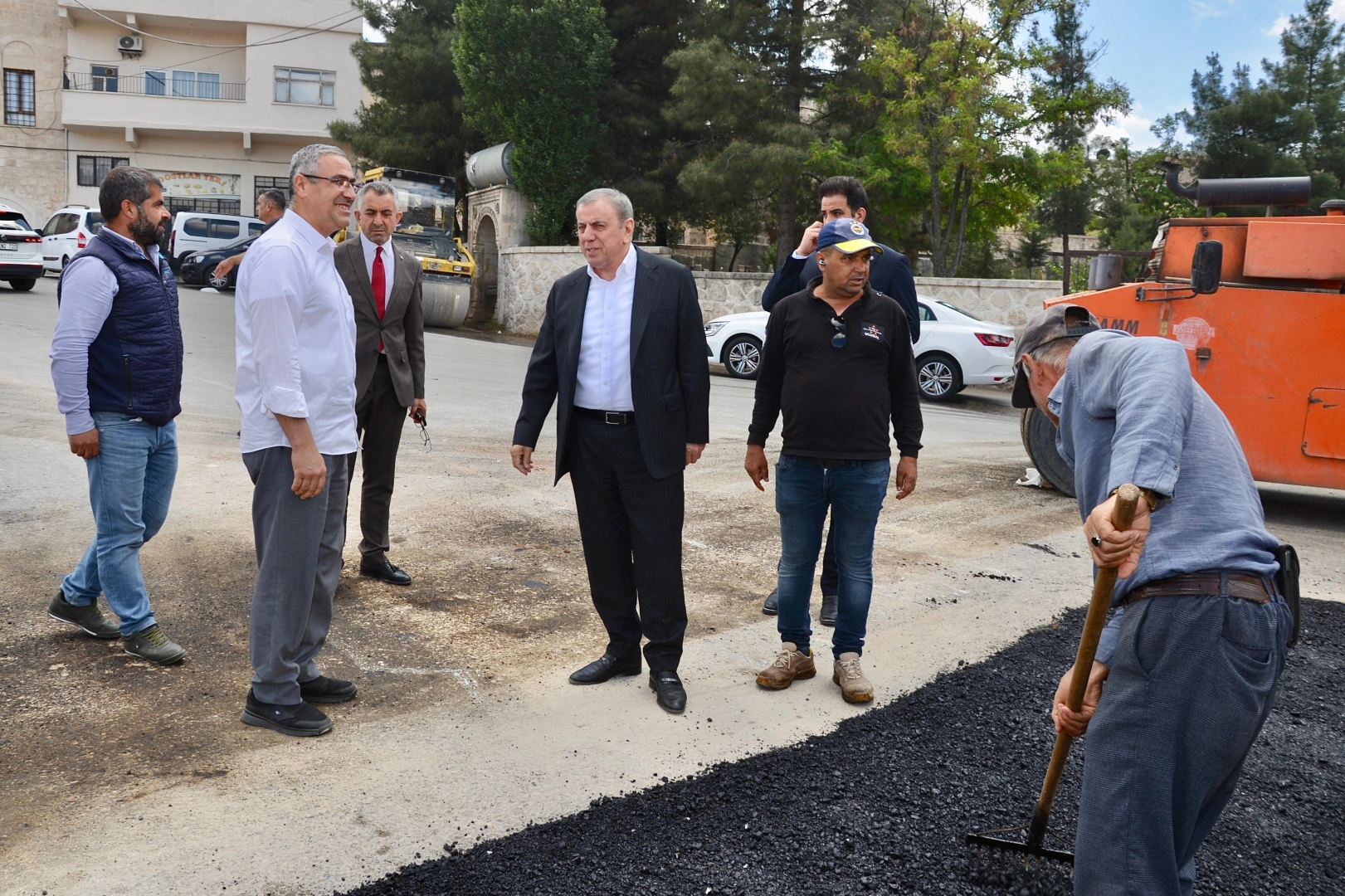 Mardin’de Başkan Şahin’den asfalt çalışmalarına yakın mercek