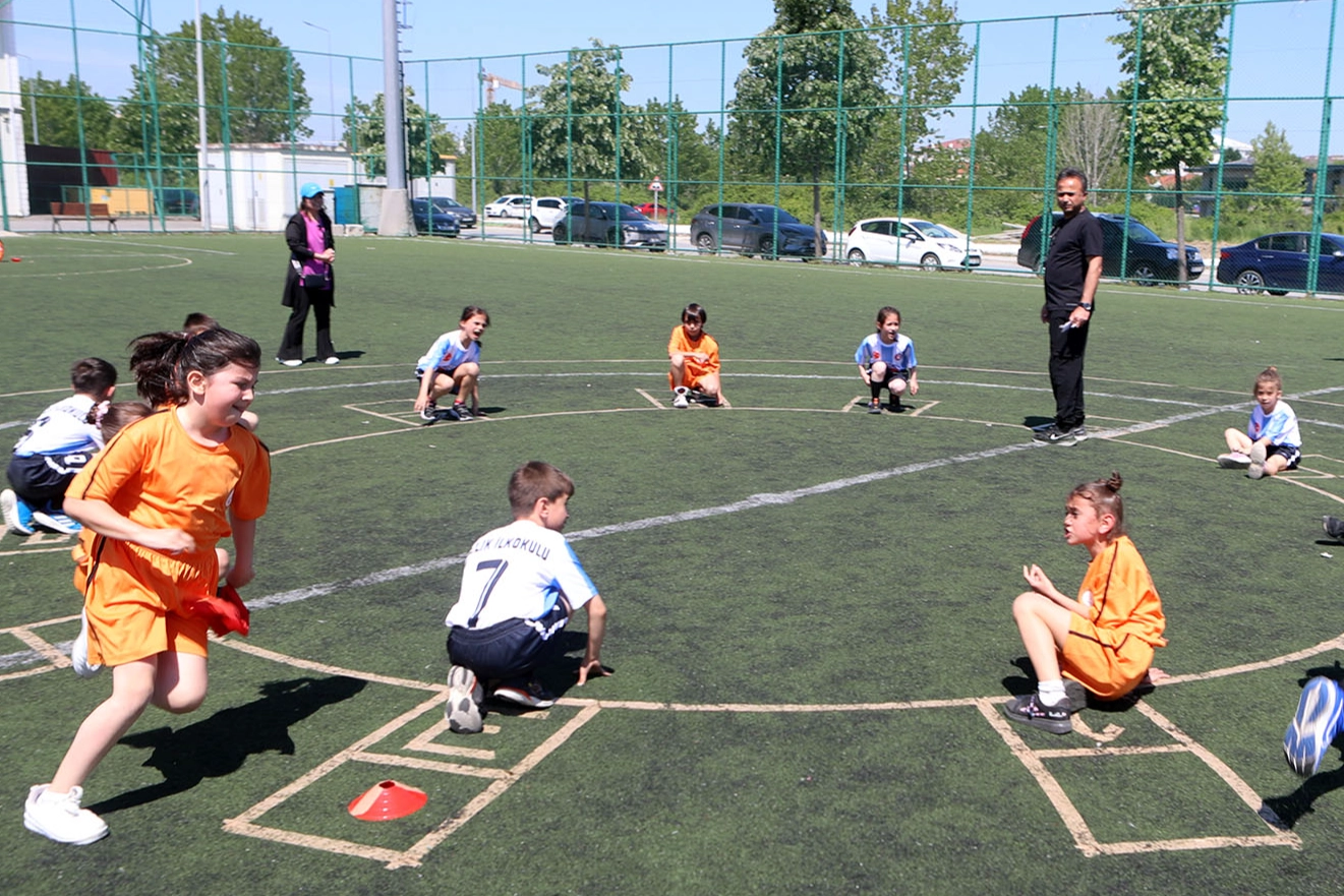 Sakarya’da ‘Geleneksel Çocuk Oyunları Şenliği’ başladı
