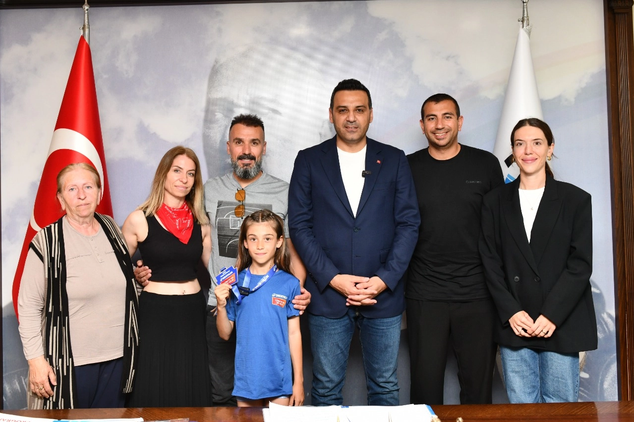 Türkiye’nin en hızlısı Güneş’e Çiğli’de Başkan Yıldız’dan destek