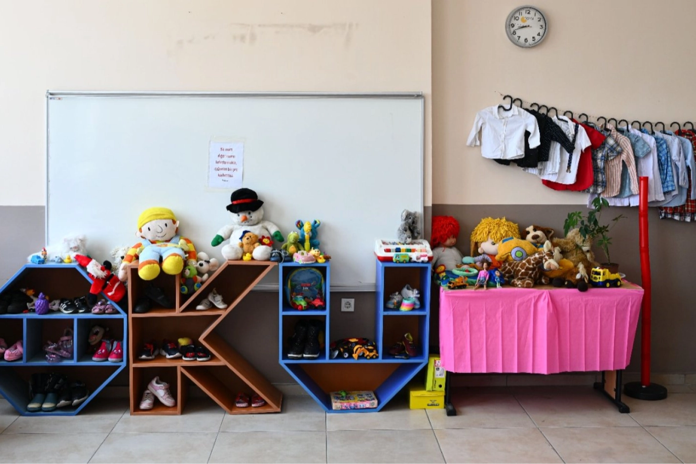 Ankaralı minikler ‘askıda oyuncak’ ile örnek oldu