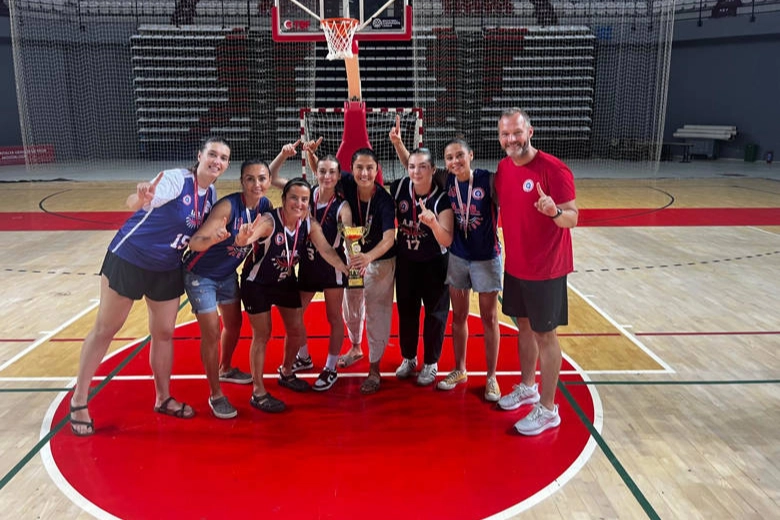 Antalya Büyükşehir Basketbol Yerel Lig’de şampiyon oldu