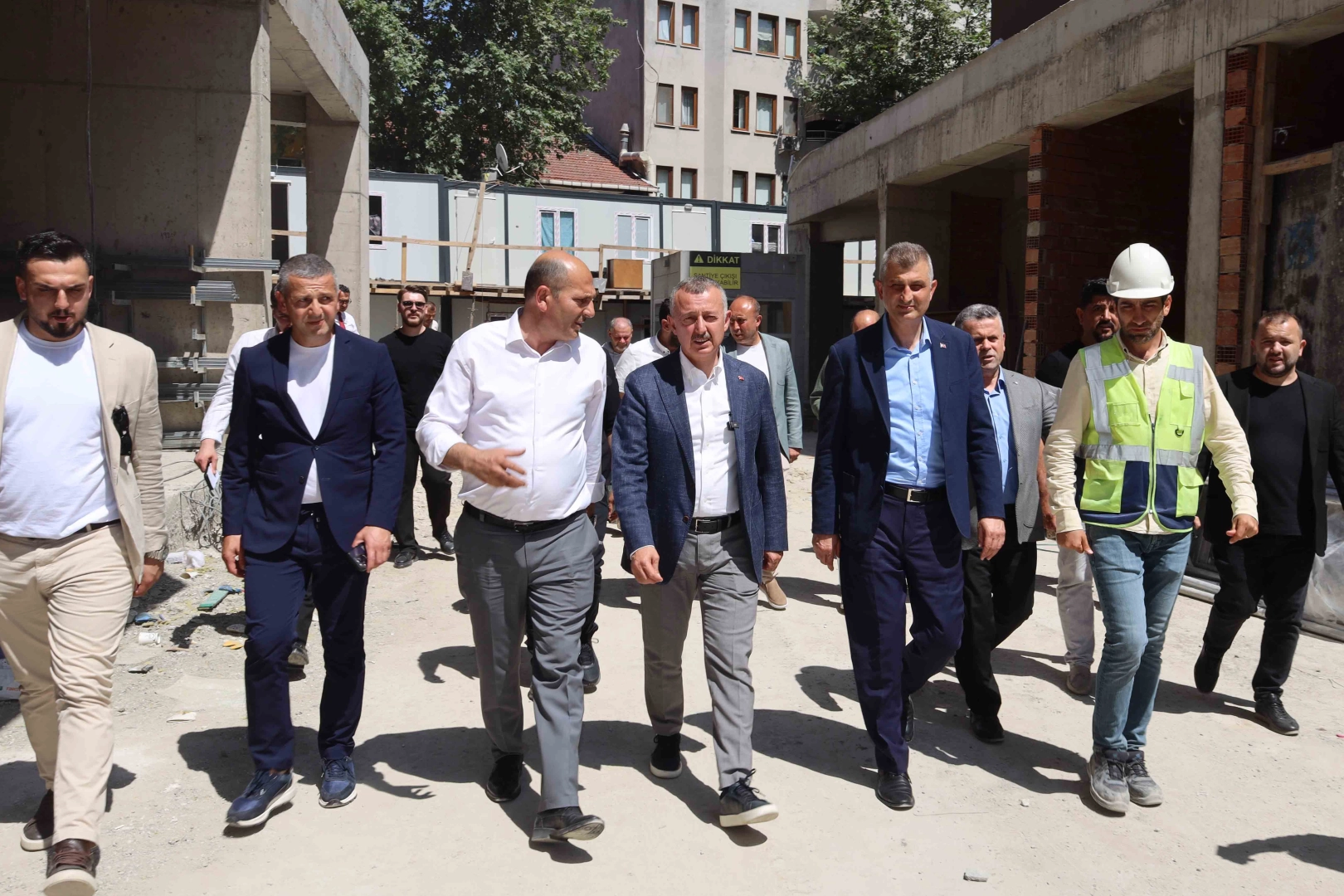 Başkan Büyükakın, Gölcük Kentsel Dönüşüm Projesi’ni inceledi