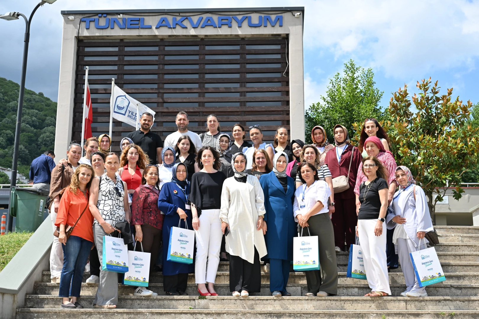 Bursa Yıldırım’da Başkan Yılmaz üreten kadınları ağırladı