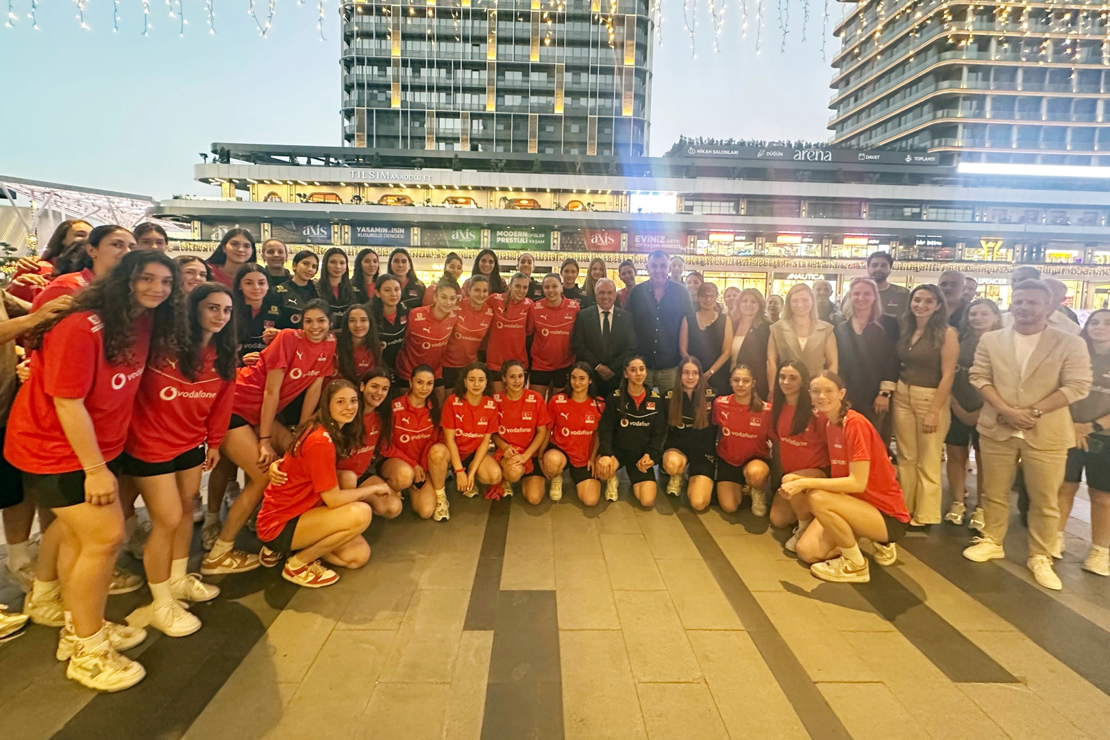 Filenin genç sultanlarına Bursa’da moral yemeği