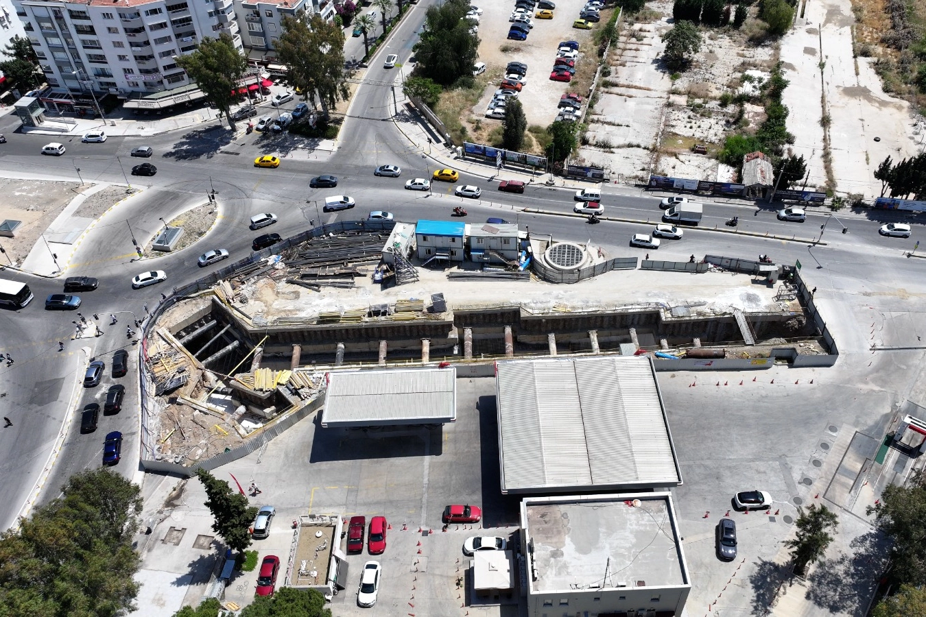 Hastane yolcuları için İzmir’de özel yaya tüneli