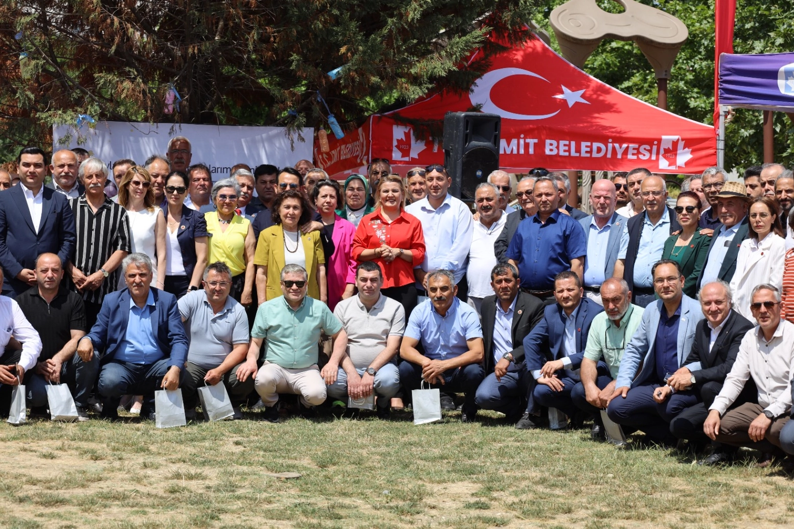 Kocaeli’nin muhtarlarına İzmit’te Babalar Günü buluşması