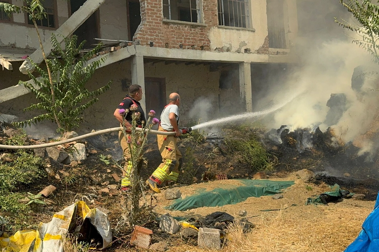 Manisa İtfaiyesi’nden 6 ayda 5 bin olaya müdahale
