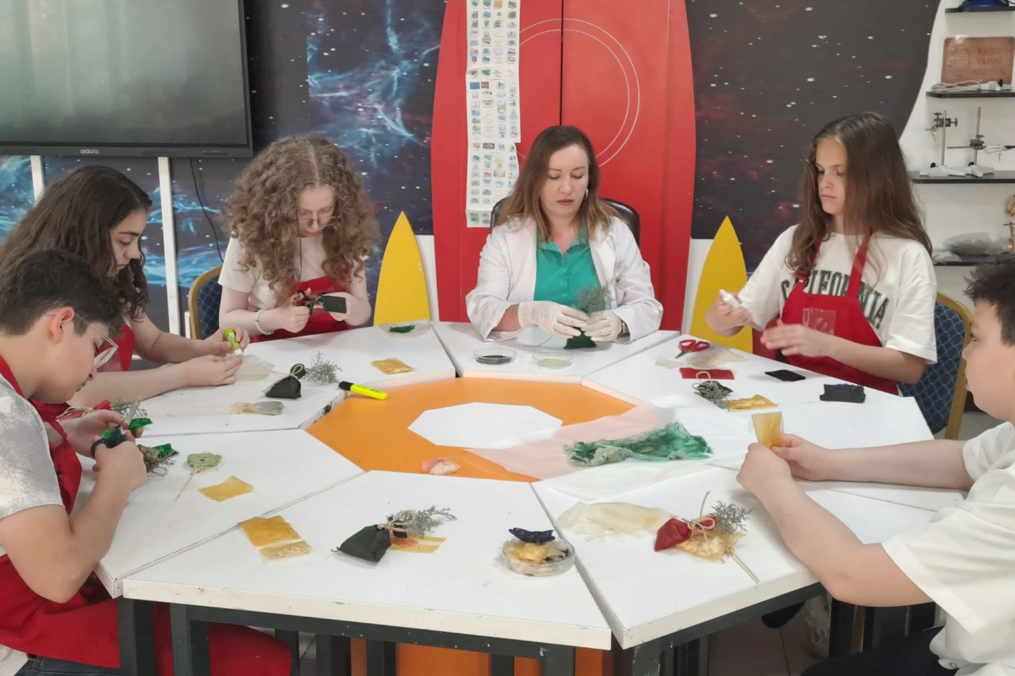 Sakarya’da öğrenciler bal kabağından çevre dostu biyoplastik üretti