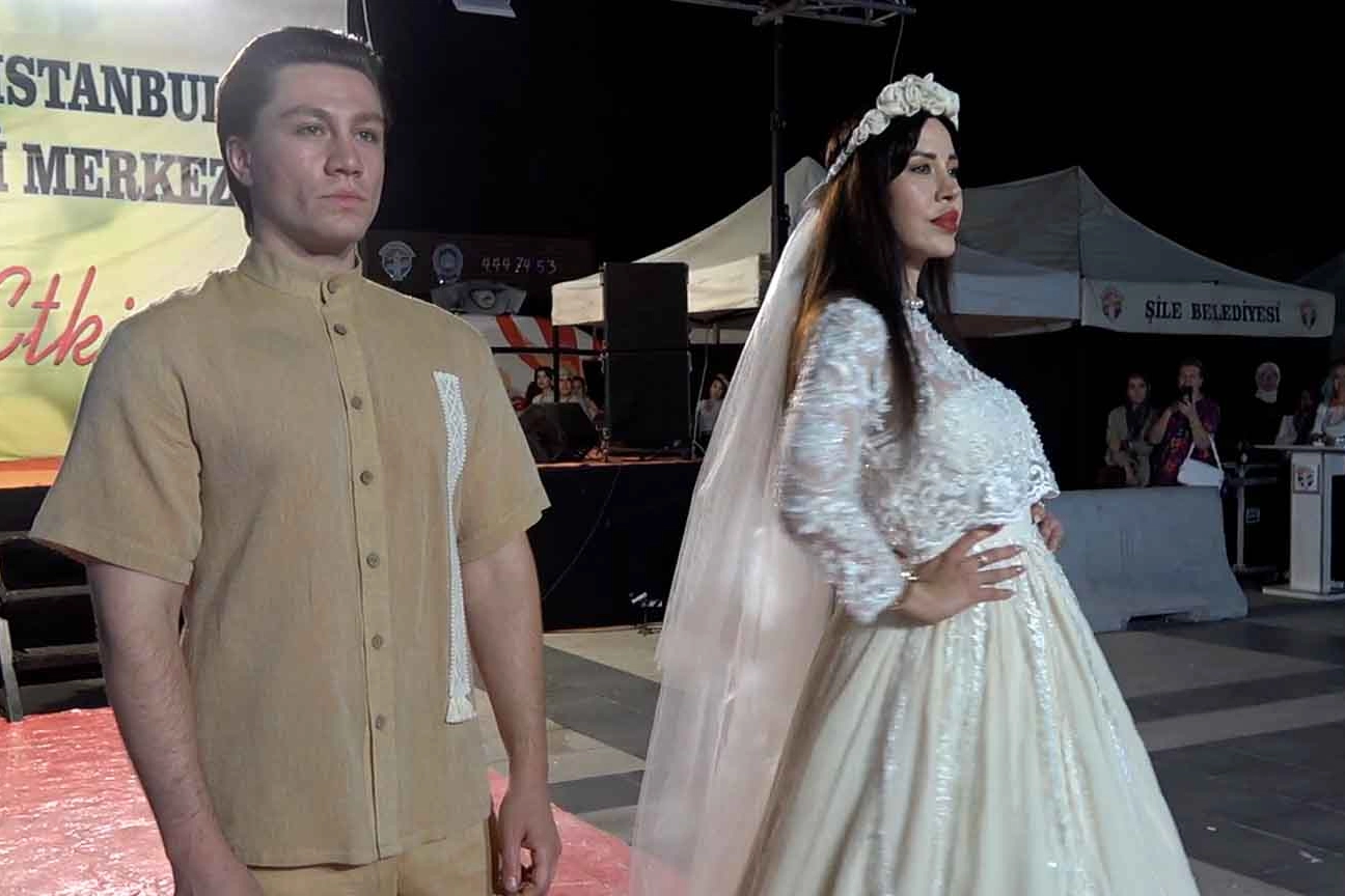 Şile Halk Eğitim Merkezi’nden görkemli yılsonu defilesi