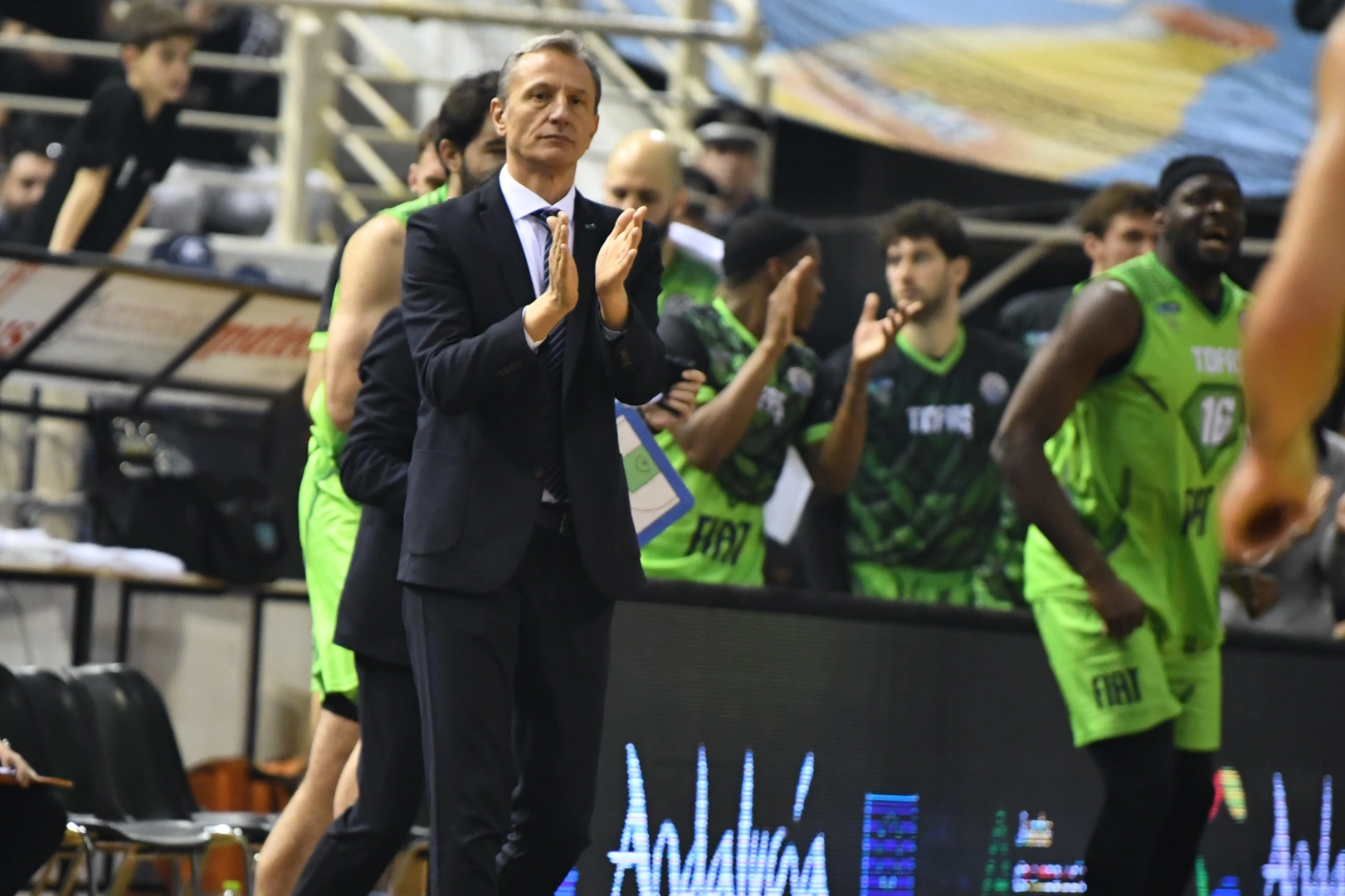 TOFAŞ, Yardımcı Antrenör Küçüközkan ile yollarını ayırdı