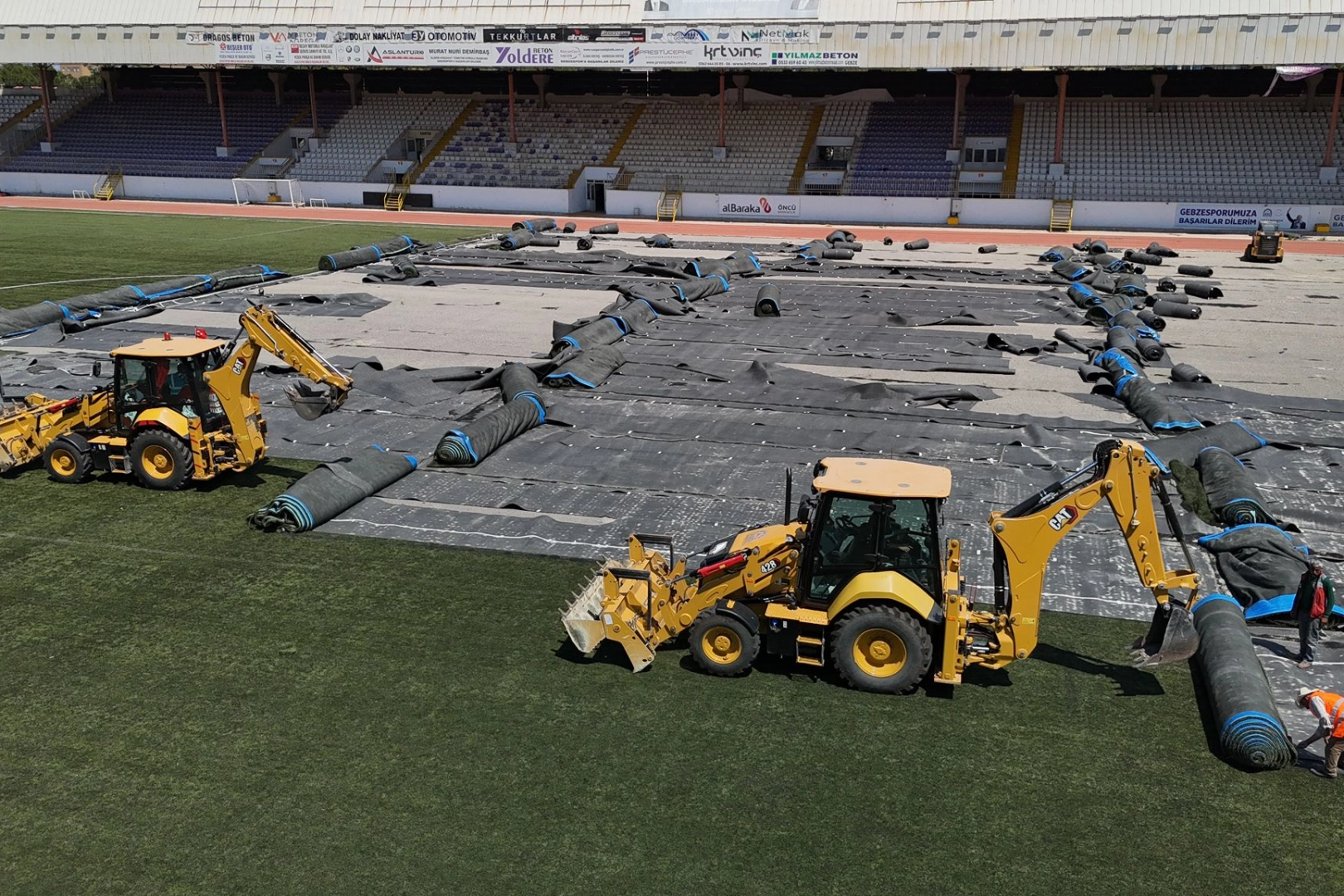 Alaettin Kurt Stadyumu’nda doğal çim dönemi başladı