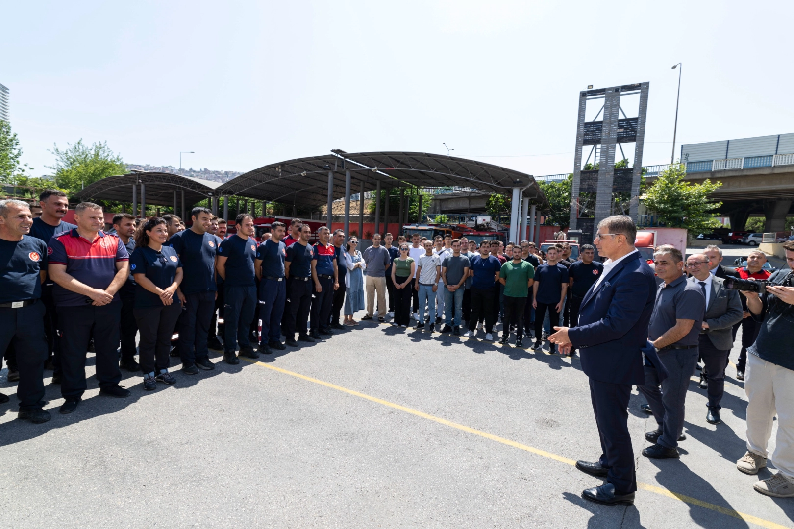 Başkan Tugay’dan izmir’in ateş savaşçılarına teşekkür