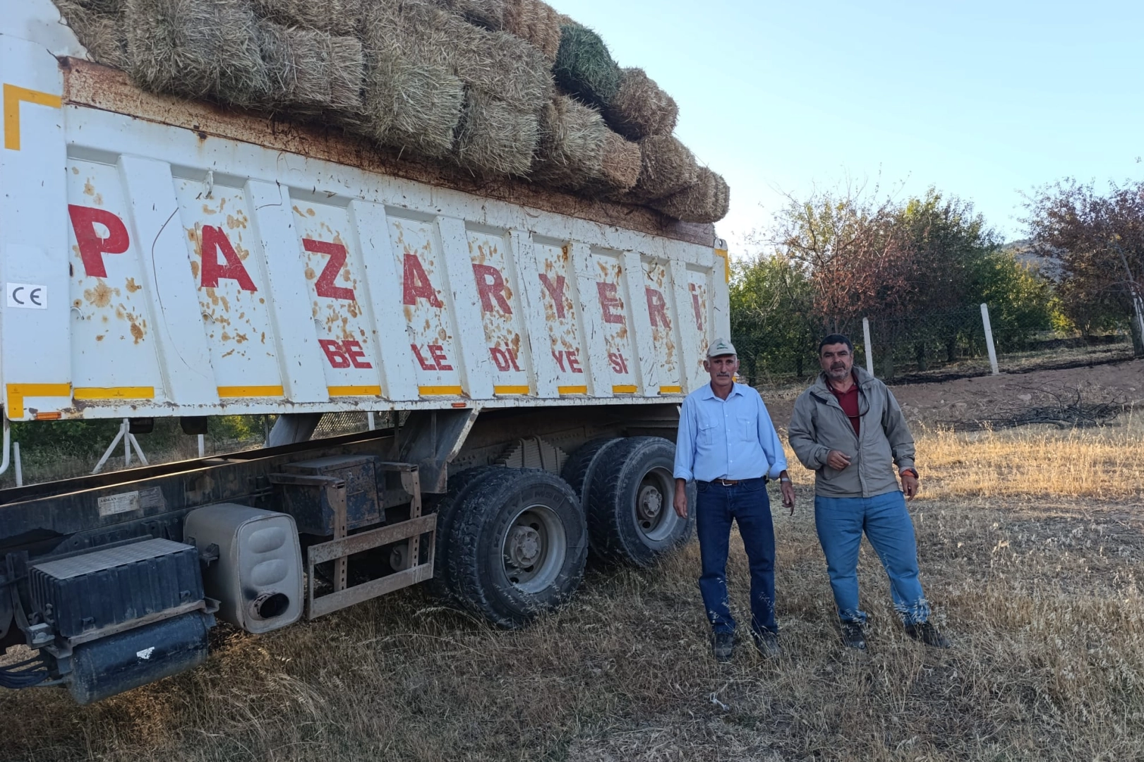 Bilecik’te Pazaryerili çiftçilerden yangın bölgesine anlamlı destek